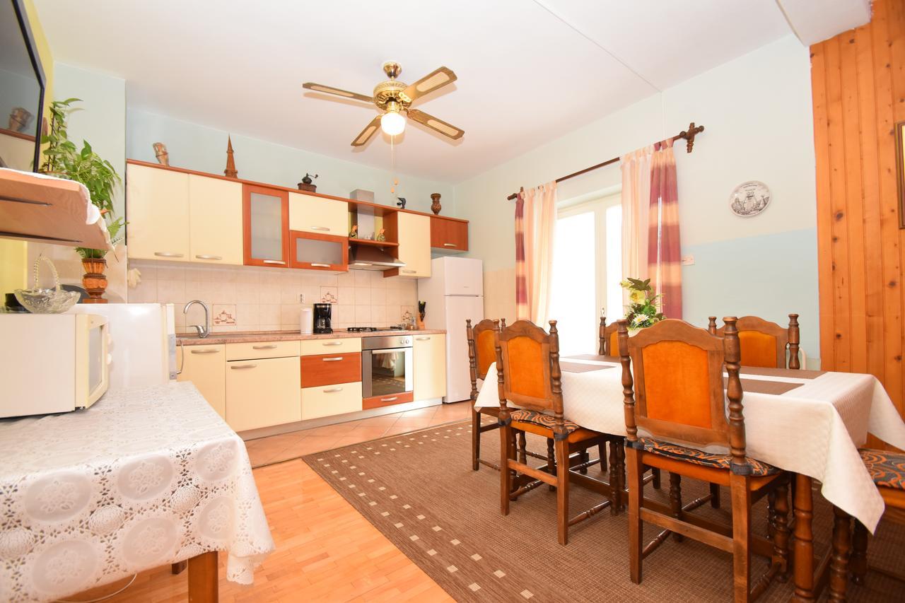 Apartments Mira Стариград-Пакленица Номер фото